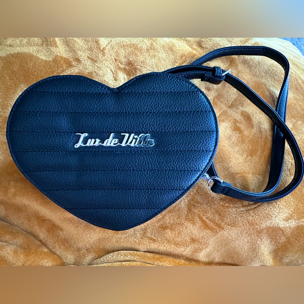 Lux de Ville Heart Crossbody bag